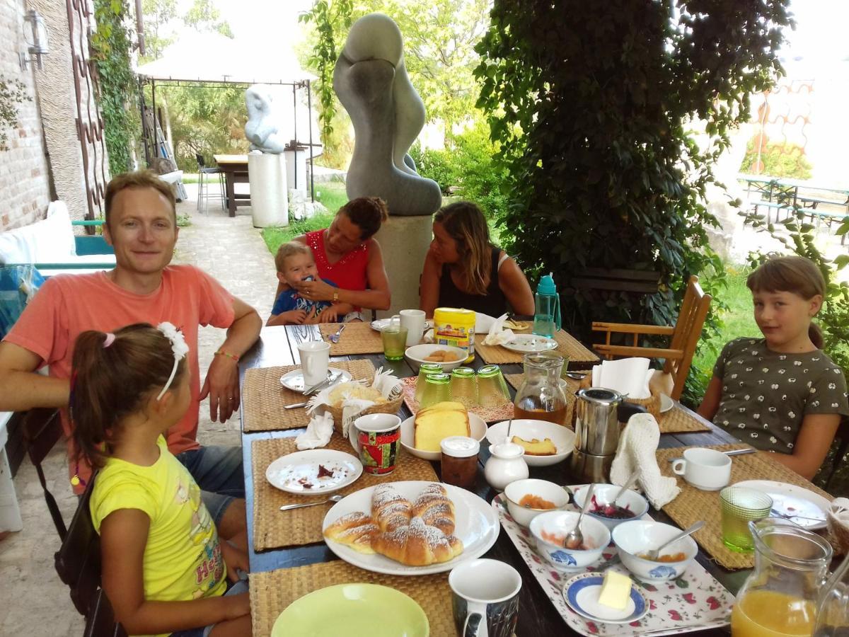 "La Casa Degli Ulivi Art B&B" Trecastelli Kültér fotó