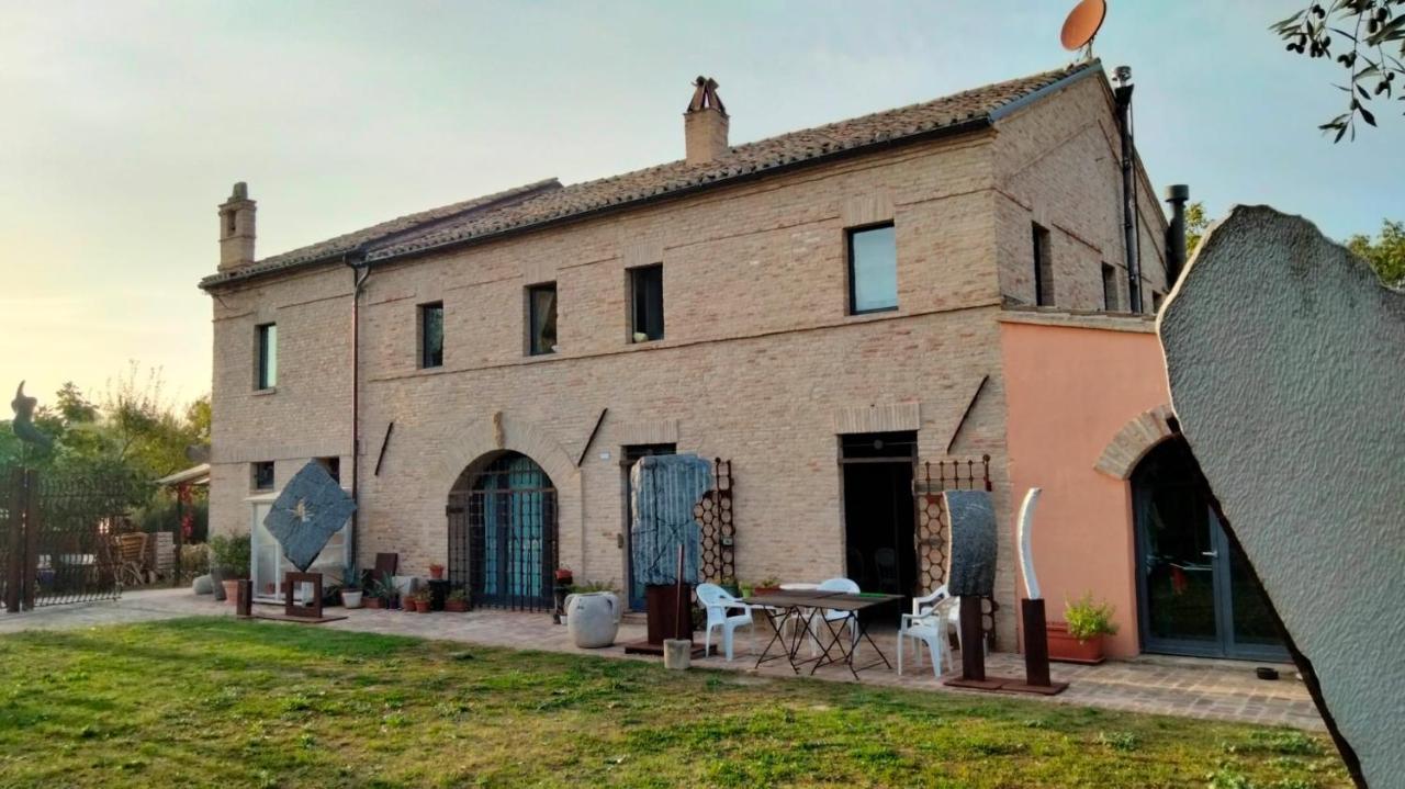 "La Casa Degli Ulivi Art B&B" Trecastelli Kültér fotó